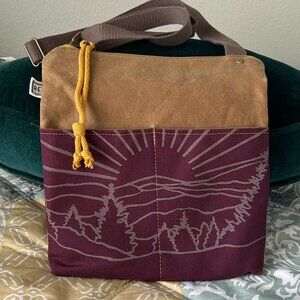 Rachel Elise Weekdayer Crossbody